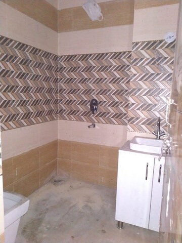 Balcony in 2 BHK Independent House at RWA Apartments Sector 39, Sector 39 – for Rent