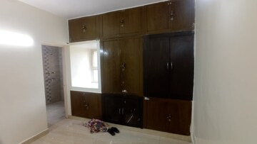 Furnished Amenities in 2 BHK Builder Floor at New Ashok Nagar – for Sale