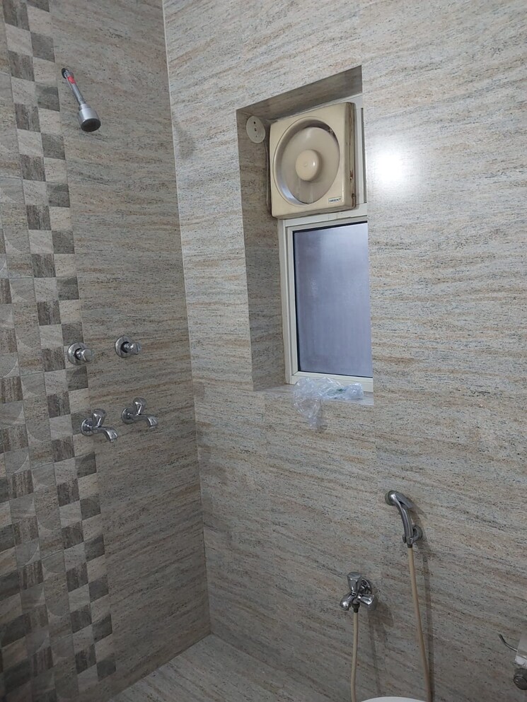 Bathroom, new ashok nagar 2 Bedroom 630 Sq.Ft. Builder Floor In New Ashok Nagar Delhi 7896966