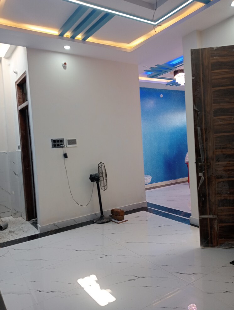 Room, gomti nagar 3 Bedroom 1500 Sq.Ft. Villa In Gomti Nagar Lucknow 7897004