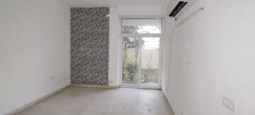 Room in 3 BHK Builder Floor at SS Almeria, Sector 84 – for Rent