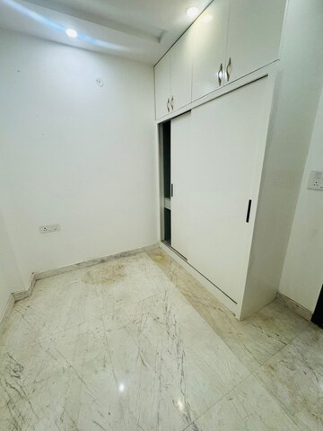 Room in 3 BHK Builder Floor at Rohini Sector 6 – for Rent