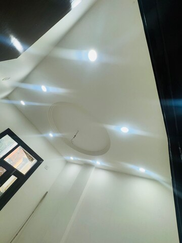 Furnished Amenities in 3 BHK Builder Floor at Rohini Sector 6 – for Rent