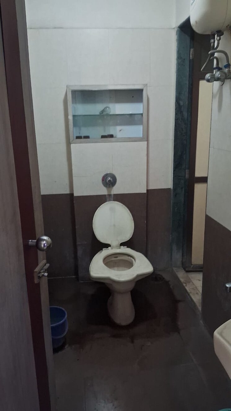 Attached Bathroom, golden-park-phase-i 1 Bedroom 650 Sq.Ft. Apartment In Uthalsar Thane 7897280