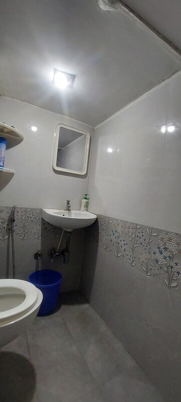 Master Bedroom in 3 BHK Apartment at Raunak Tower, Pokhran Road No 1 – for Rent