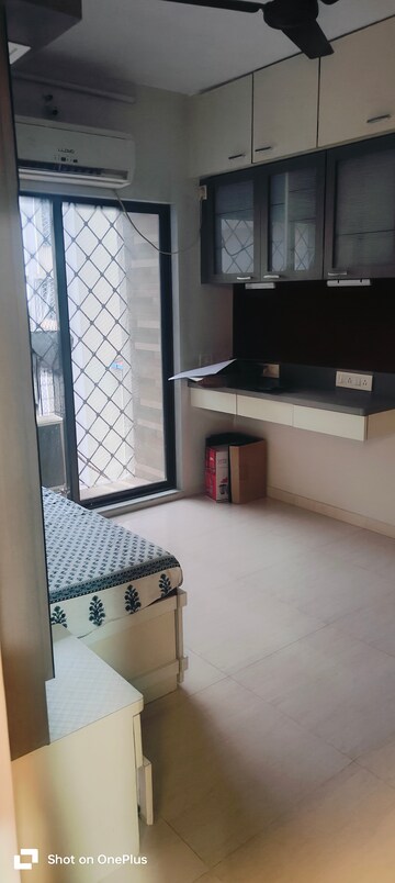 Bedroom in 3 BHK Apartment at Raunak Tower, Pokhran Road No 1 – for Rent