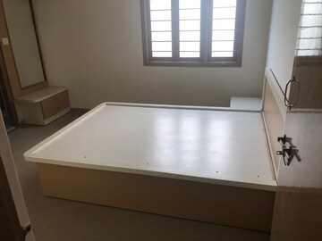 Room in 3 BHK Apartment at Navrangpura – for Rent