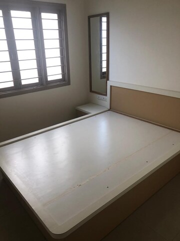 Room in 3 BHK Apartment at Navrangpura – for Rent