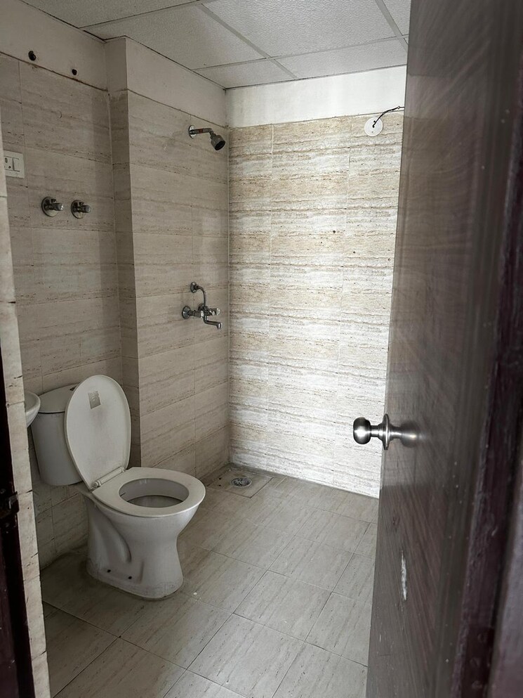 Bathroom, amaatra-homes 2 Bedroom 1048 Sq.Ft. Apartment In Sector 10 Greater Noida Greater Noida 7897334