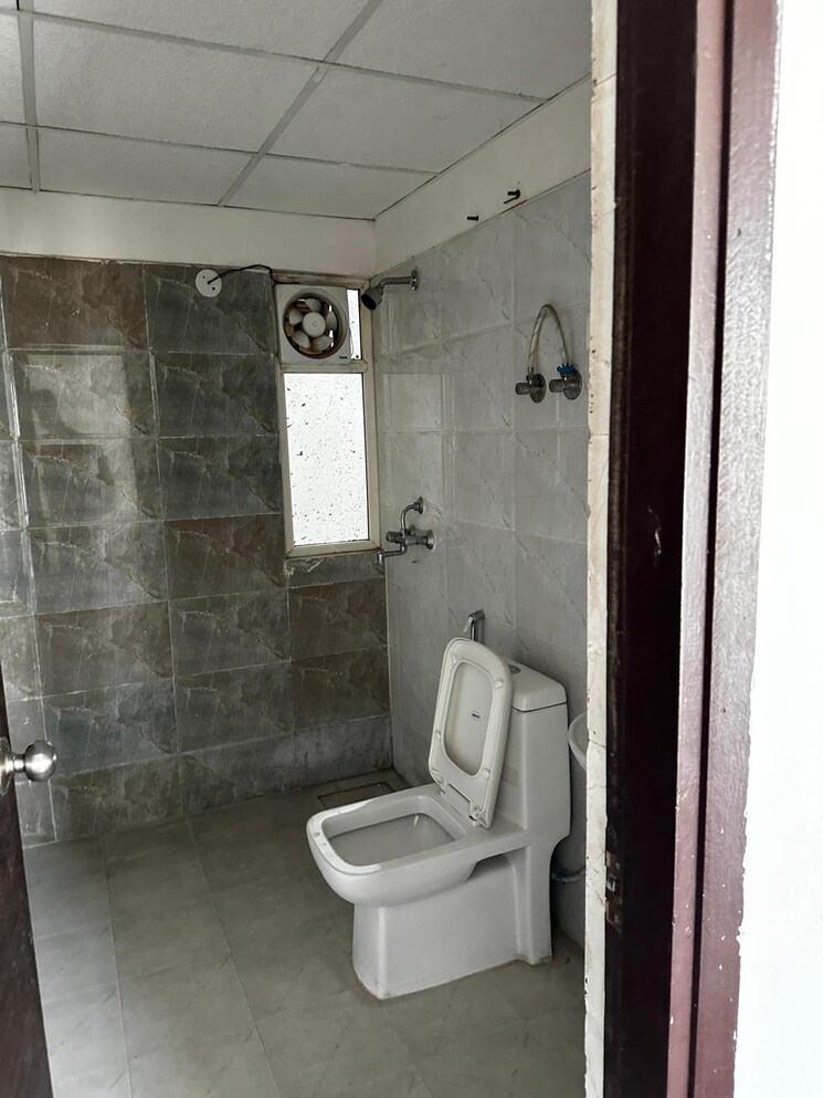 Bathroom, amaatra-homes 2 Bedroom 1048 Sq.Ft. Apartment In Sector 10 Greater Noida Greater Noida 7897334