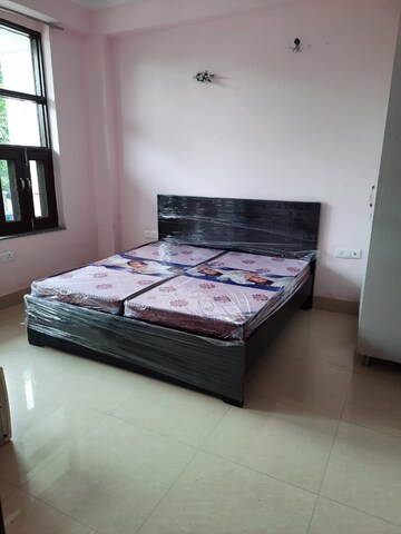 Bedroom in 2 BHK Builder Floor at Sector 51 – for Rent