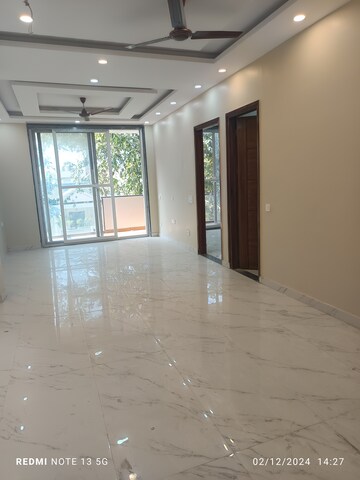 Room in 2 BHK Apartment at Express View Apartment, Sector 93 – for Rent