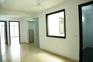 Room in 3 BHK Builder Floor at Greater Kailash I – for Rent