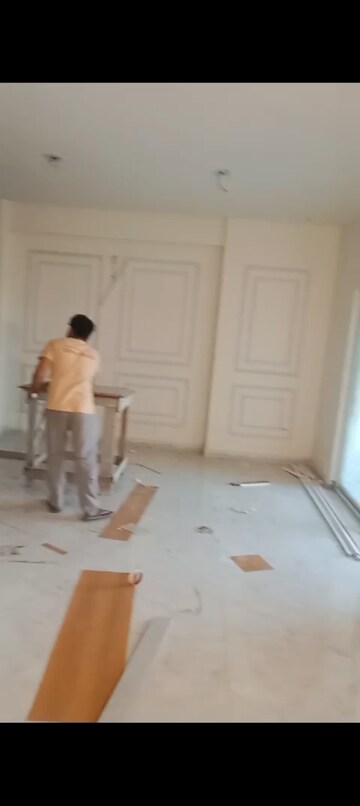 Master Bedroom in 4 BHK Apartment at VVIP Mangal, Raj Nagar Extension – for Rent