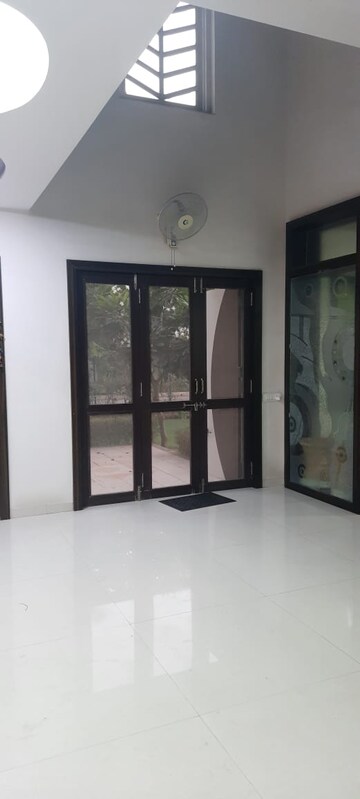 Room in 4 BHK Villa at Kolat – for Rent