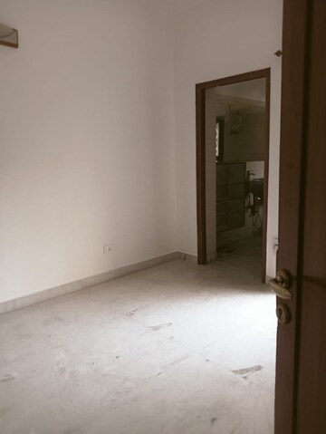 Room in 3 BHK Builder Floor at Greater Kailash I – for Rent