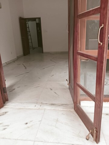 Room in 3 BHK Builder Floor at Greater Kailash I – for Rent