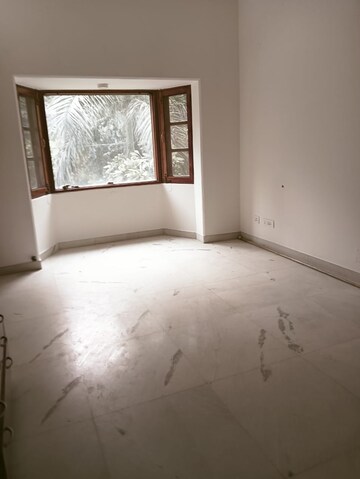 Room in 3 BHK Builder Floor at Greater Kailash I – for Rent