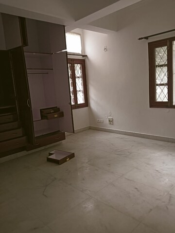 Room in 3 BHK Builder Floor at Greater Kailash I – for Rent