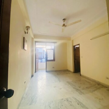 Room in 3 BHK Builder Floor at Malviya Nagar – for Rent