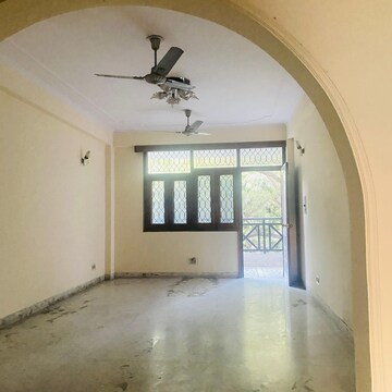 Building Lobby in 3 BHK Builder Floor at Malviya Nagar – for Rent