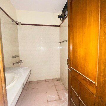 Bathroom in 3 BHK Builder Floor at Malviya Nagar – for Rent