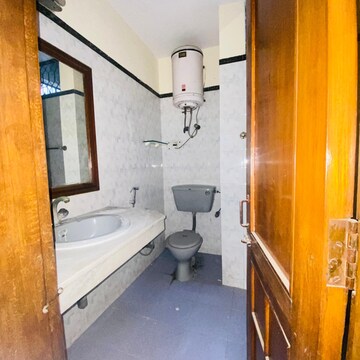 Attached Bathroom in 3 BHK Builder Floor at Malviya Nagar – for Rent