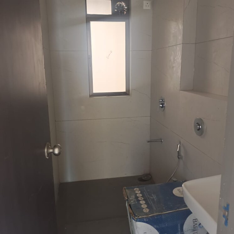 Bathroom, lotus-amalfi 6 Bedroom 2500 Sq.Ft. Penthouse In Yari Road Mumbai 7897439