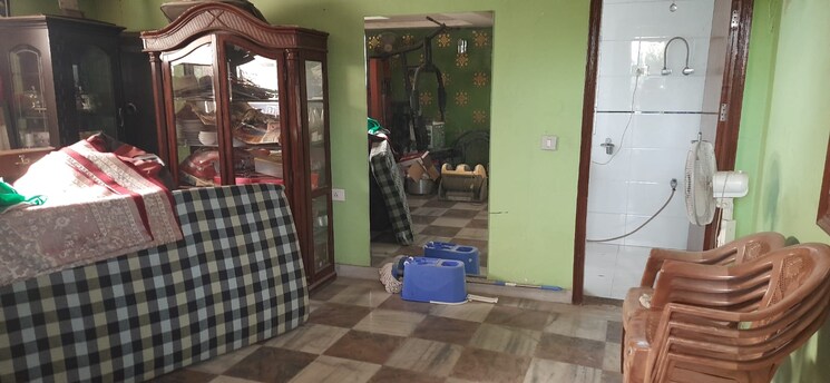 Gym, south extension i 3 Bedroom 200 Sq.Yd. Builder Floor In South Extension I Delhi 7897447