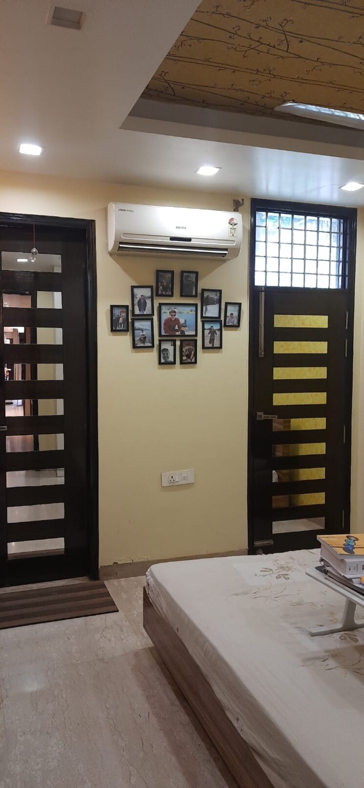 Exterior View, south extension i 3 Bedroom 200 Sq.Yd. Builder Floor In South Extension I Delhi 7897447