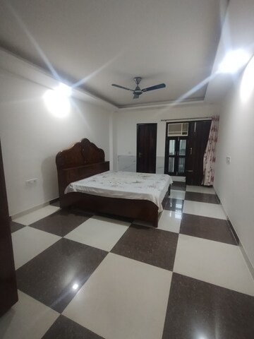 Master Bedroom in 3 BHK Builder Floor at Ansal Sushant Lok I, Sector 43 – for Rent