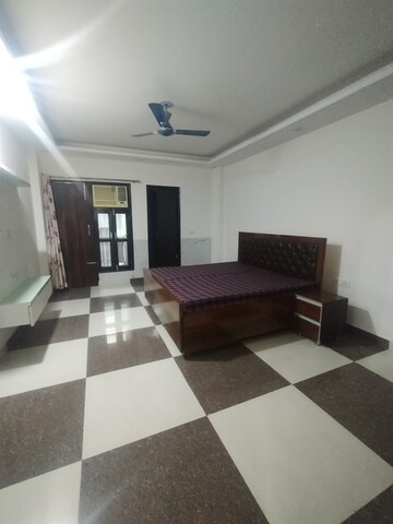 Master Bedroom in 3 BHK Builder Floor at Ansal Sushant Lok I, Sector 43 – for Rent