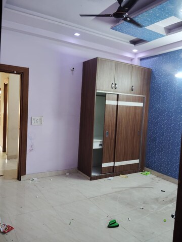 Room in 2 BHK Builder Floor at Vasundhara Sector 5 – for Rent