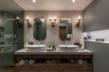 Bathroom in 4 BHK Apartment at Poseidon Apartment, Andheri West – for Sale