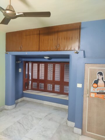 Room in 2 BHK Apartment at Tollygunge – for Sale