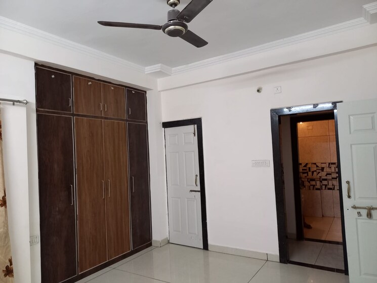 Room, hoshangabad road 4 Bedroom 2500 Sq.Ft. Villa In Hoshangabad Road Bhopal 7897654