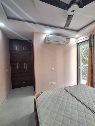 Building Lobby in 3 BHK Builder Floor at Ansal Plaza Sector-23, Sector 23 – for Rent