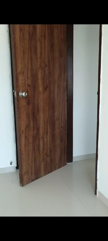 Furnished Amenities in 1 BHK Apartment at Kurla East – for Rent