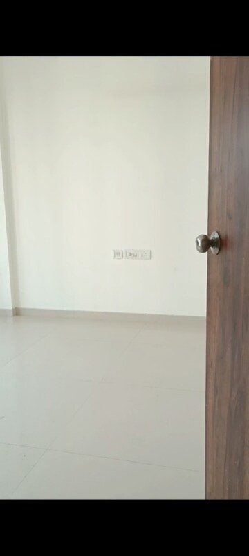 Room in 1 BHK Apartment at Kurla East – for Rent
