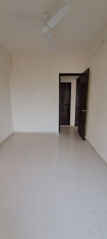 Bedroom in 2 BHK Apartment at Andheri West – for Rent