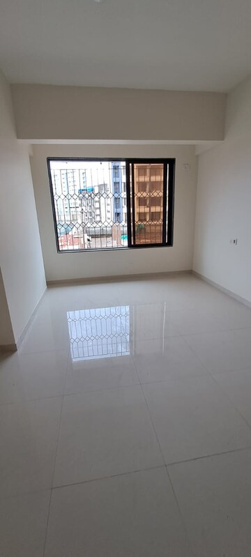 Bedroom in 2 BHK Apartment at Andheri West – for Rent