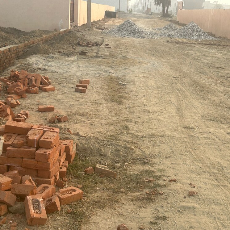  Parking, pallav puram phase 2  105 Sq.Yd. Plot In Pallav Puram Phase 2 Meerut 7897731