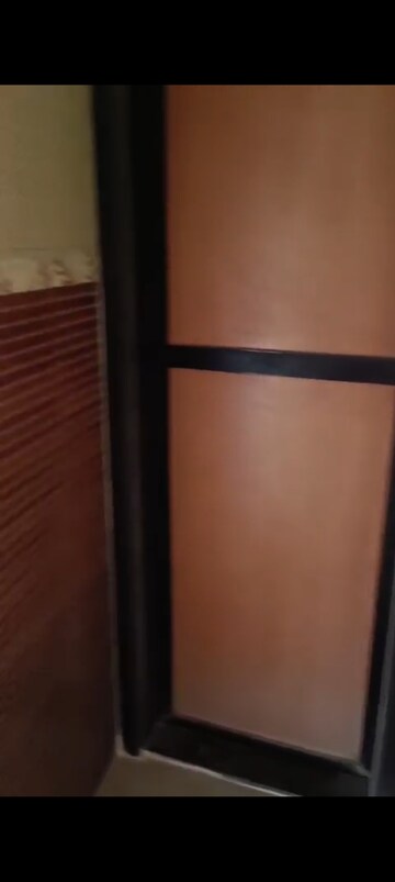 Room in 2 BHK Apartment at Sindhi Society, Chembur – for Rent