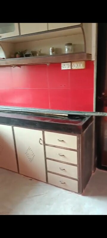 Furnished Amenities in 2 BHK Apartment at Sindhi Society, Chembur – for Rent