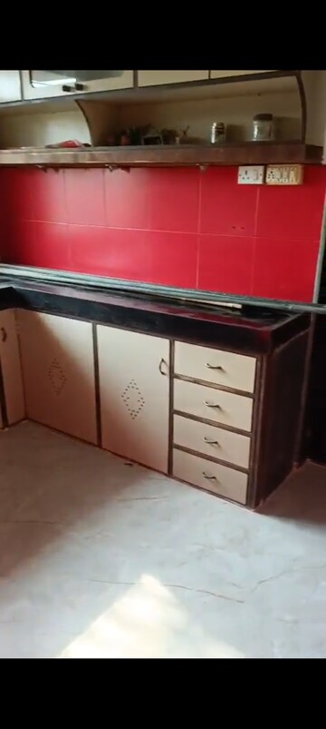 Furnished Amenities in 2 BHK Apartment at Sindhi Society, Chembur – for Rent
