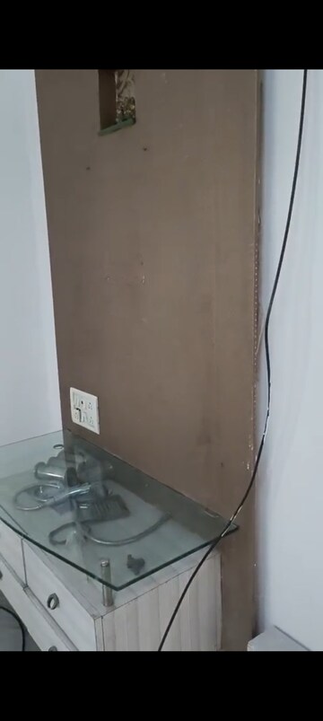 Furnished Amenities in 2 BHK Apartment at Sindhi Society, Chembur – for Rent