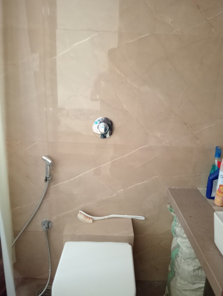 Bathroom, supreme-stellar 2 Bedroom 850 Sq.Ft. Apartment In Khar West Mumbai 7897771