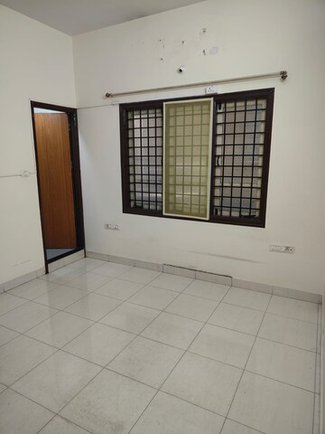 Room in 3 BHK Builder Floor at Domlur – for Rent