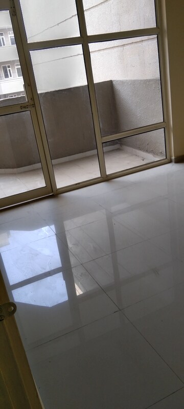 Room in 2 BHK Apartment at Pyramid Heights, Sector 85 – for Rent