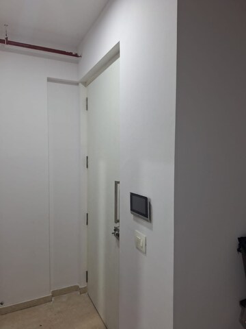 Room in 2 BHK Apartment at Kanakia Silicon Valley, Powai – for Rent